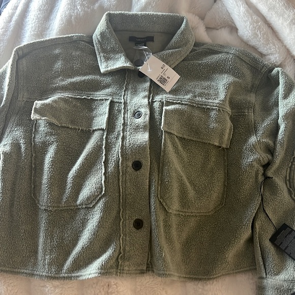 New With Tags Forever 21 cropped oversized lightweight jacket - Small - Picture 4 of 9
